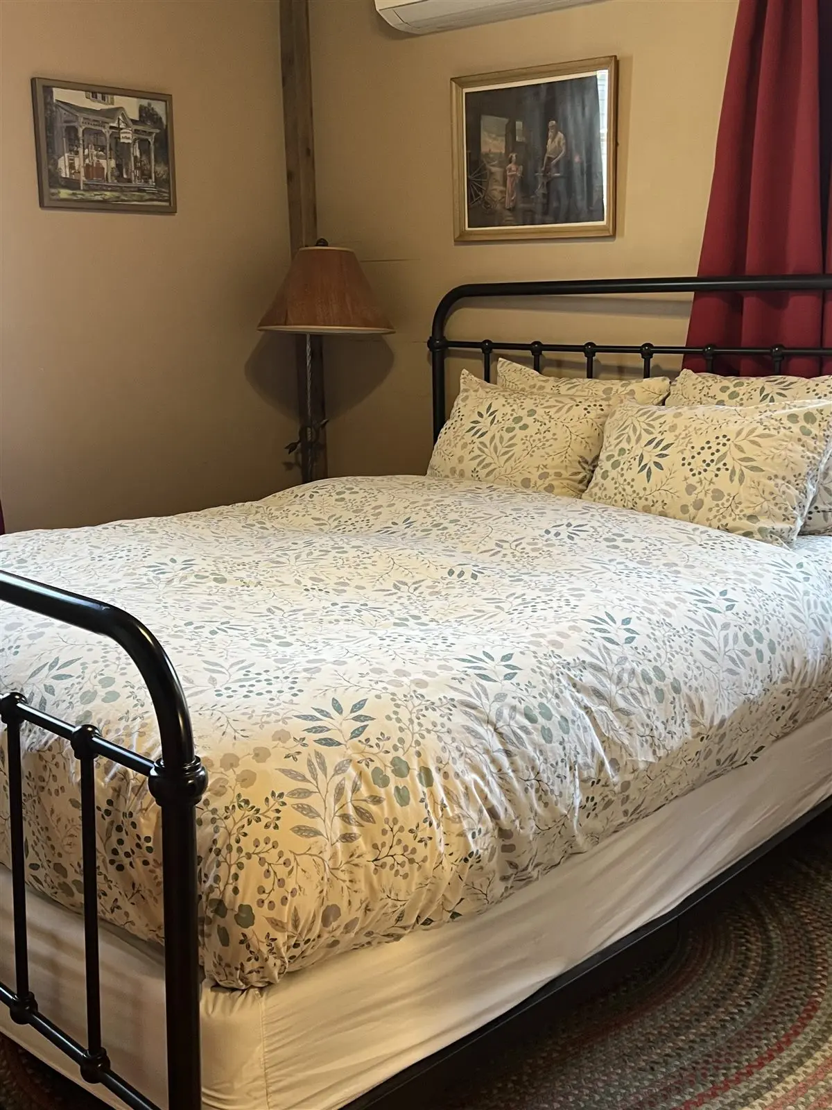 The Hubbard Room at The Kennebec Inn, Hallowell, Maine